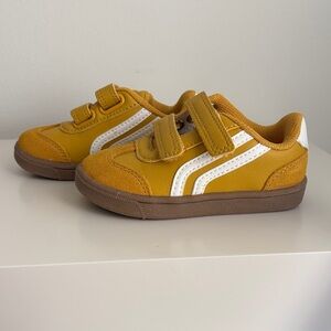 Toddler Yellow Sneakers with Velcro Straps - size 6